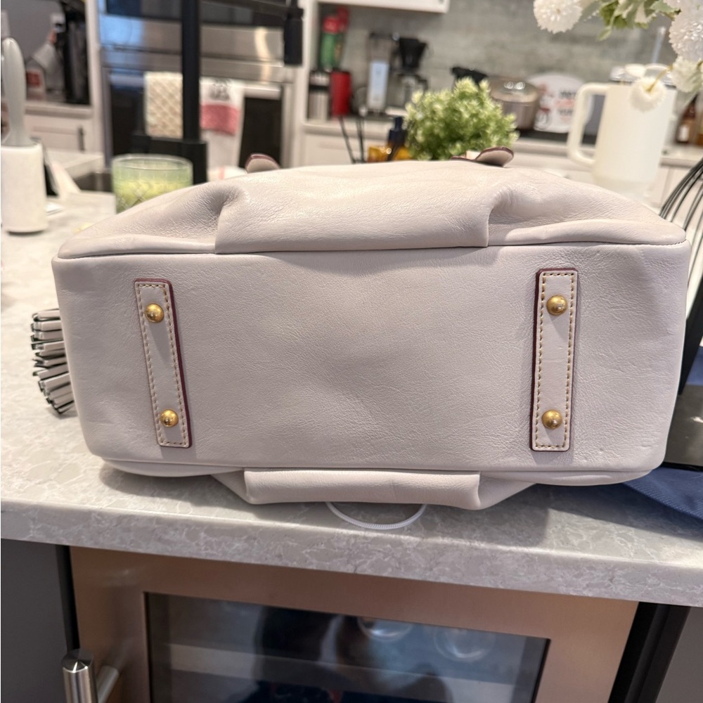 Dooney & Bourke Florentine winged shopper - Picture 4 of 8